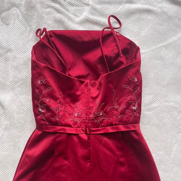 ALFRED ANGELO RED SATIN EMBROIDERED GOWN - Picture 3 of 8